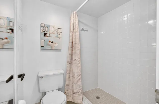 Unit 208 photo 29