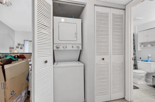 Unit 208 photo 38