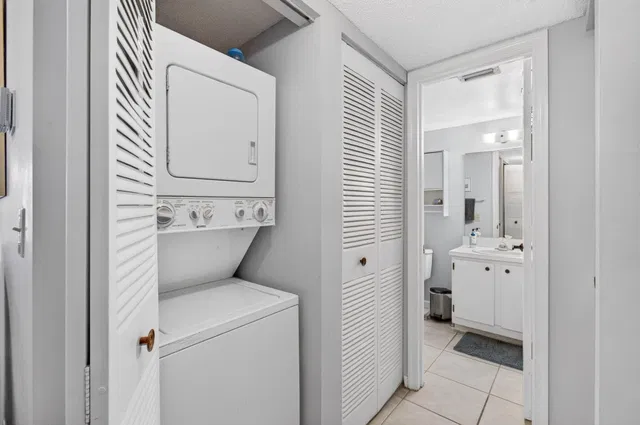 Unit 208 photo 39