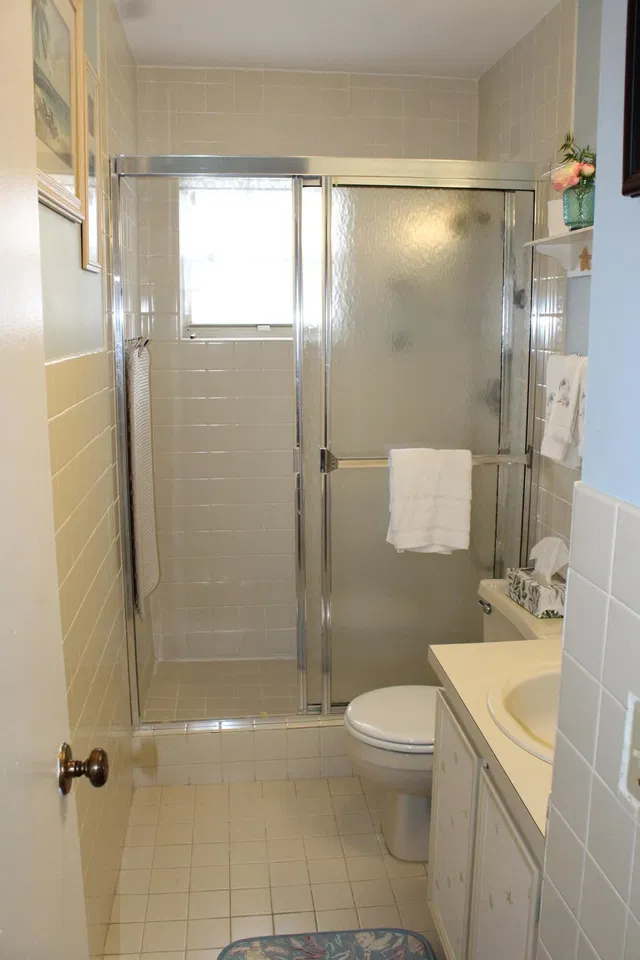 Unit B photo 12