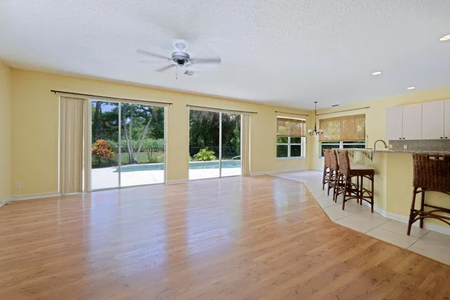 Residence photo 8