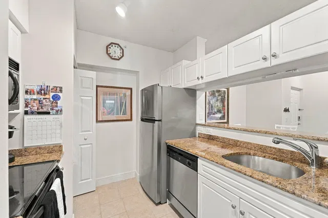 Residence photo 6