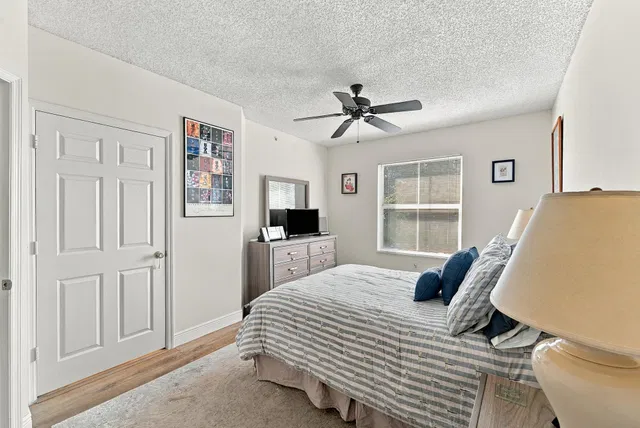 Residence photo 12