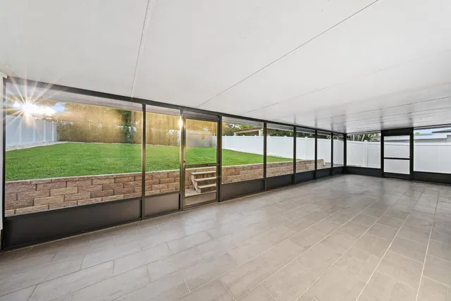 West Palm Beach Residence photo 24