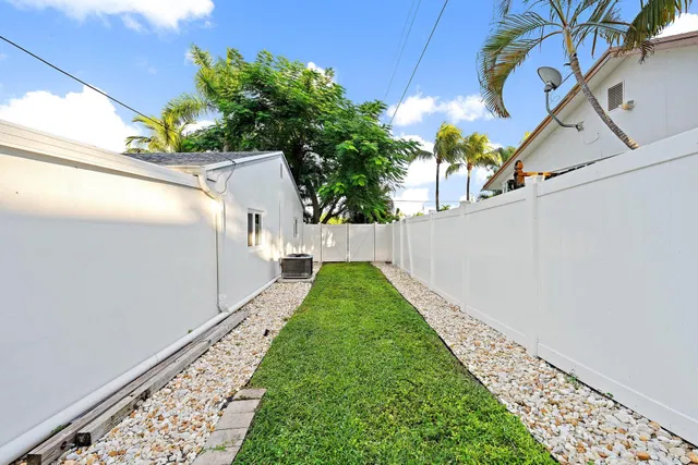 West Palm Beach Residence photo 30