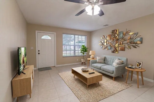 Residence photo 2
