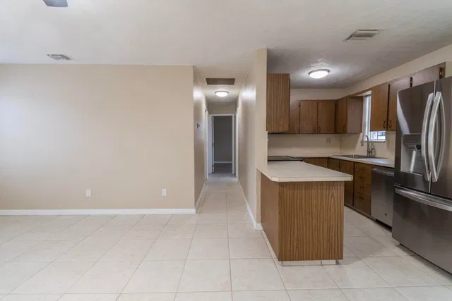 Residence photo 6