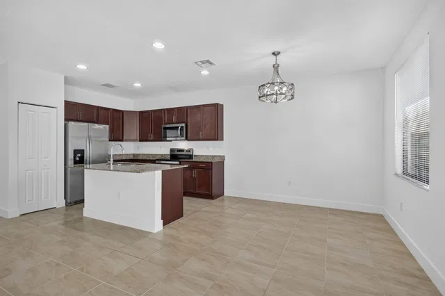 Residence photo 6