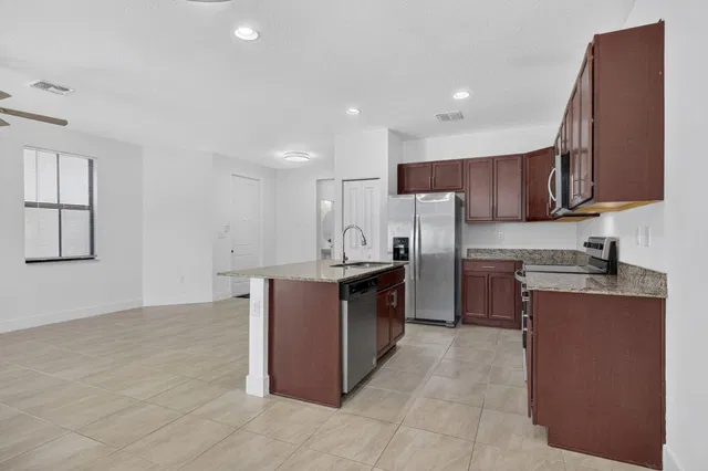 Residence photo 8