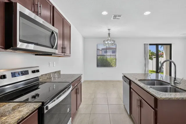 Residence photo 9