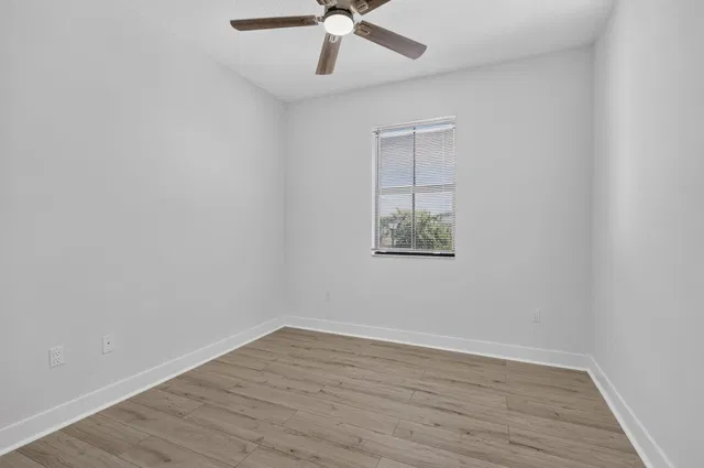 Residence photo 20