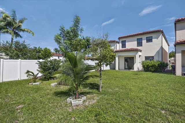 Residence photo 24