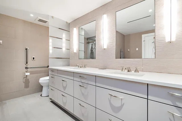 In-Town Palm Beach Unit 419 photo 11