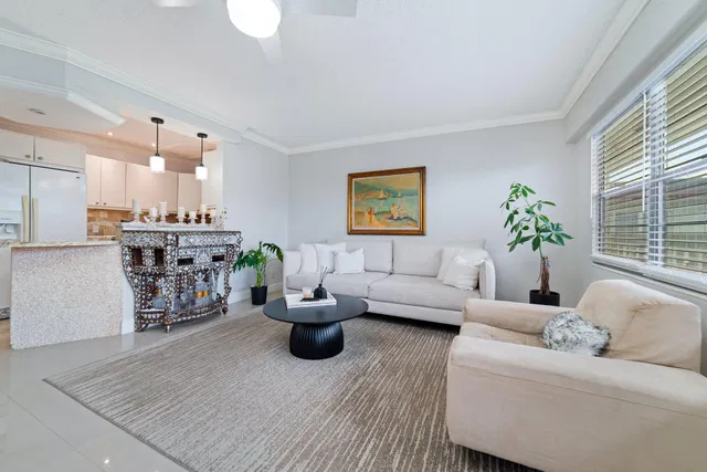  Residence photo 5