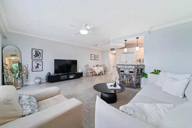 Residence photo 6