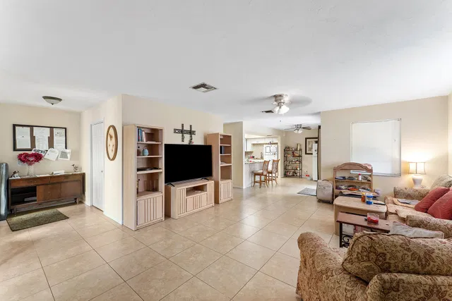 Residence photo 4