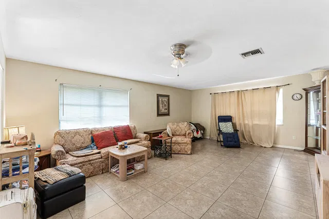 Residence photo 5