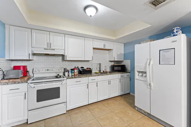 Residence photo 12