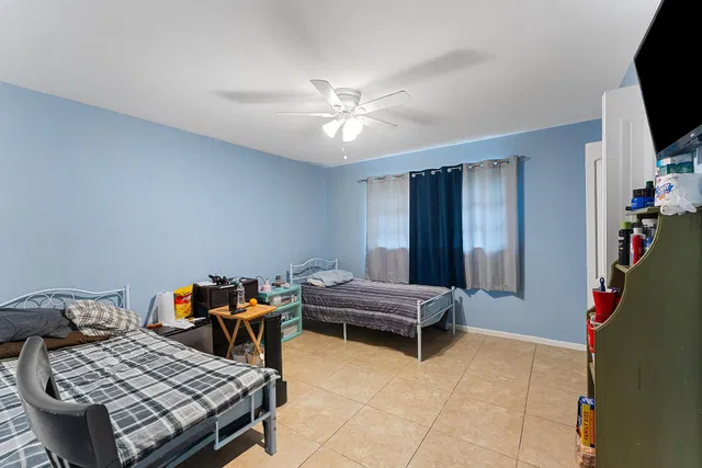 Residence photo 18
