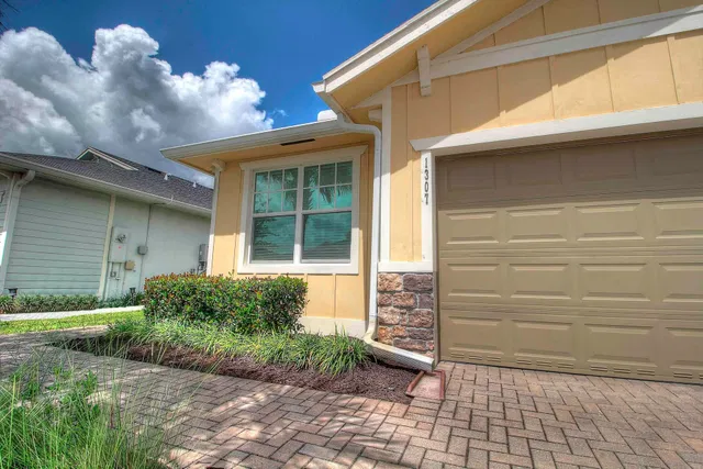 Residence photo 2