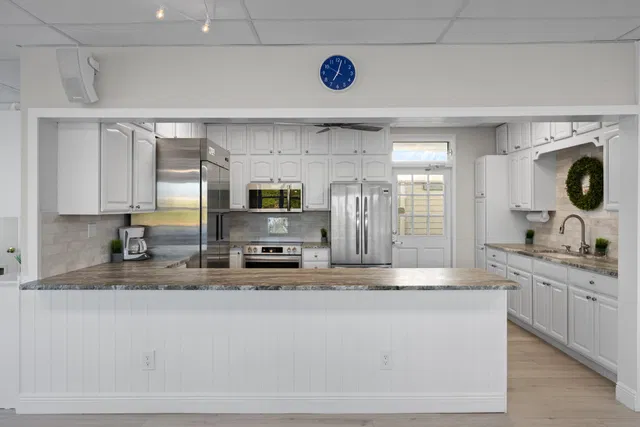 Unit 10 photo 20