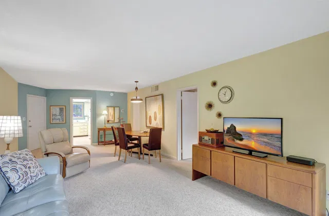 Unit 108 photo 16