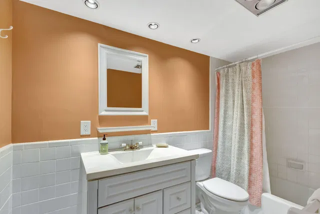 Unit 108 photo 24