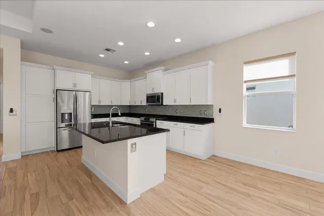 Residence photo 6
