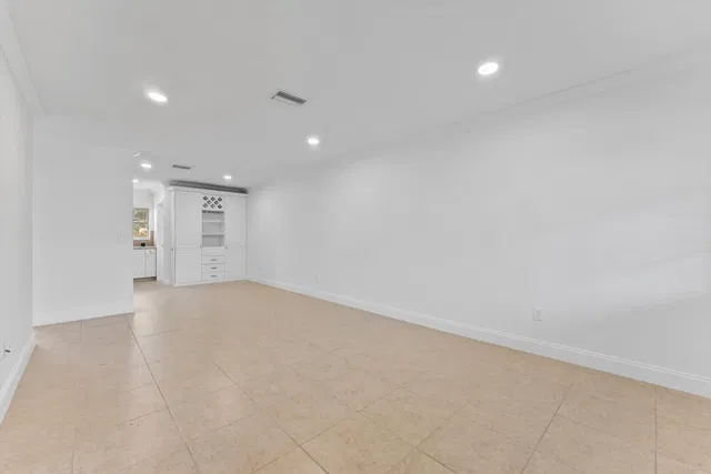  Residence photo 4