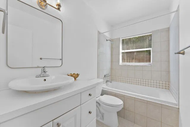  Residence photo 16