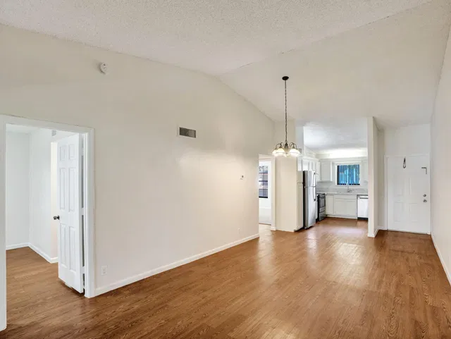 Unit P206 photo 13