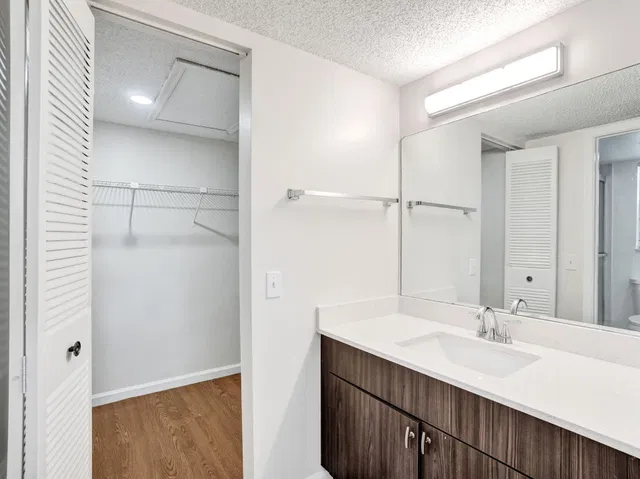 Unit P206 photo 19