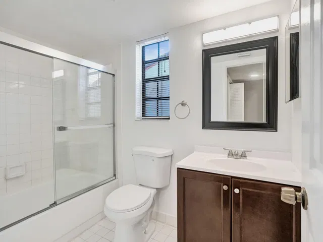 Unit P206 photo 30