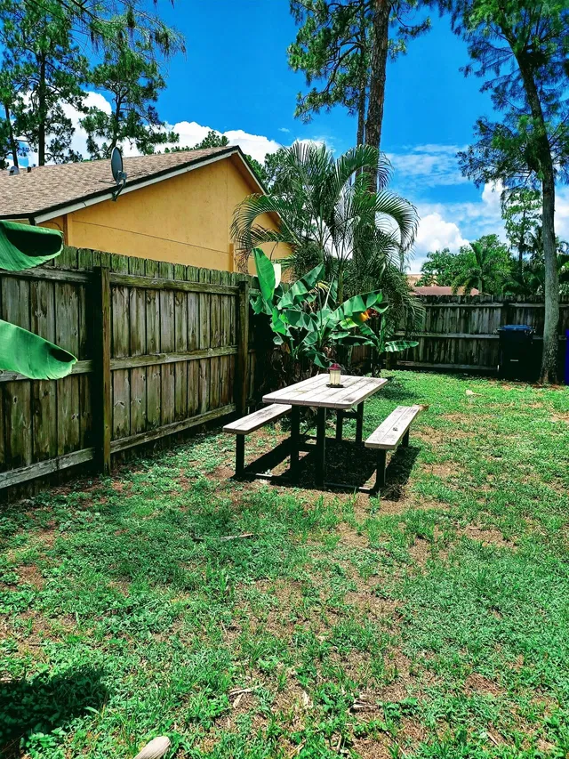 Residence photo 17
