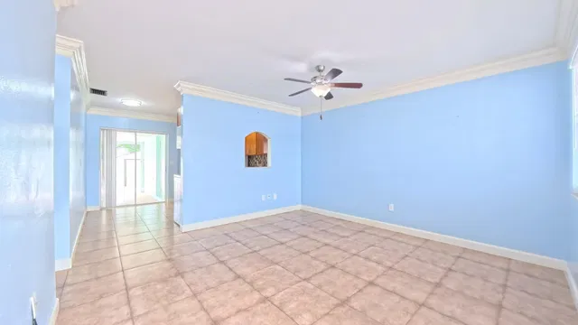 Residence photo 3