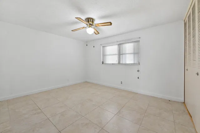 Unit C photo 11