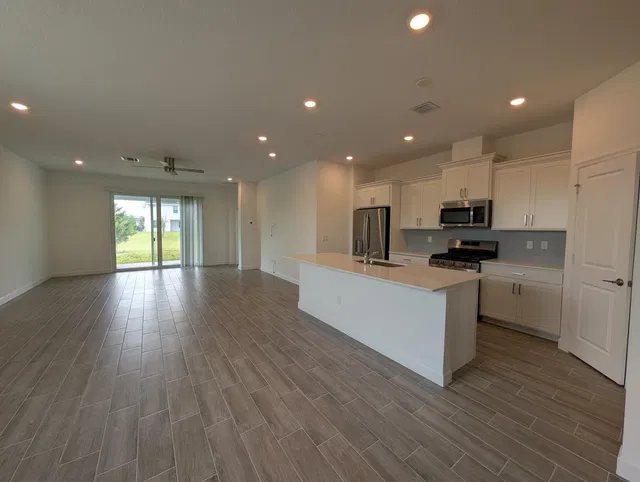 Residence photo 4