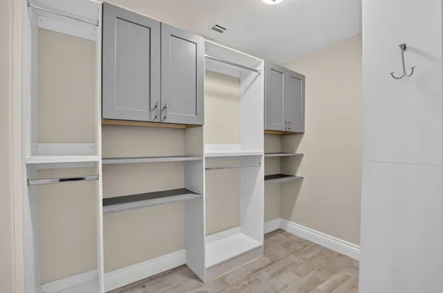 Unit 106 photo 20