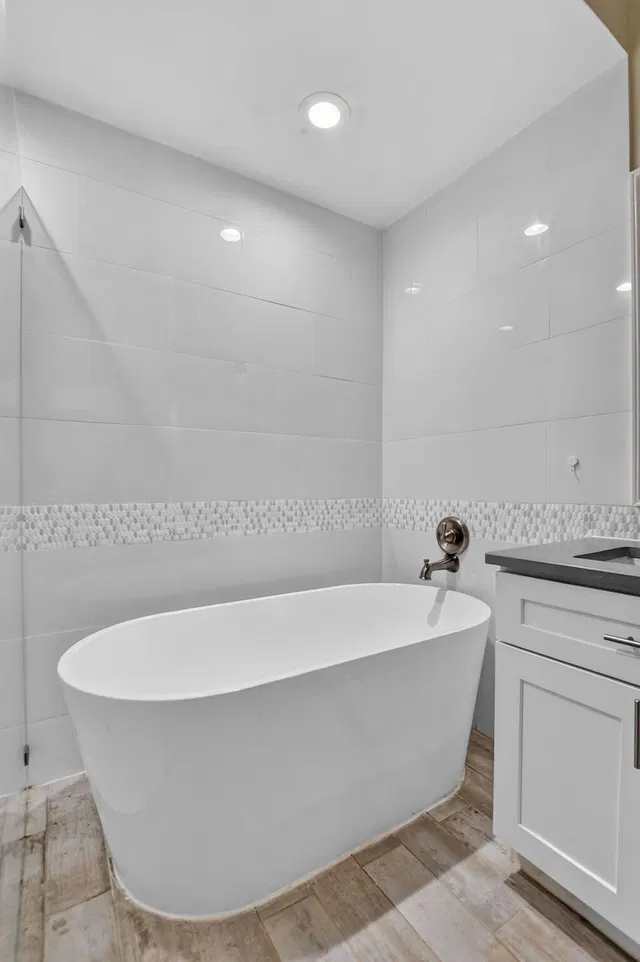Unit 106 photo 22