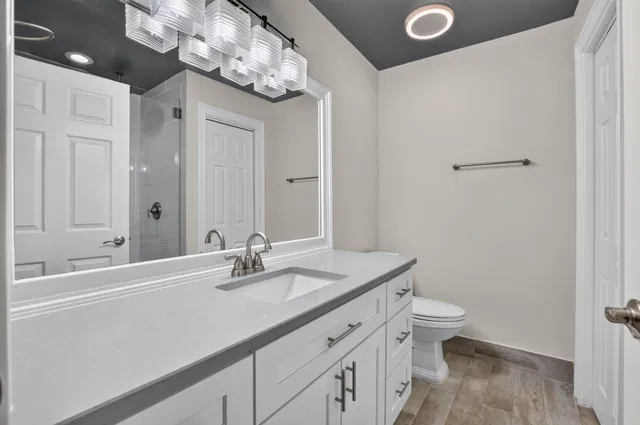 Unit 106 photo 28