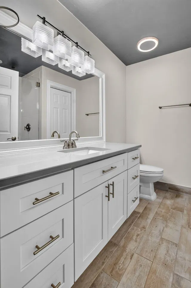Unit 106 photo 29