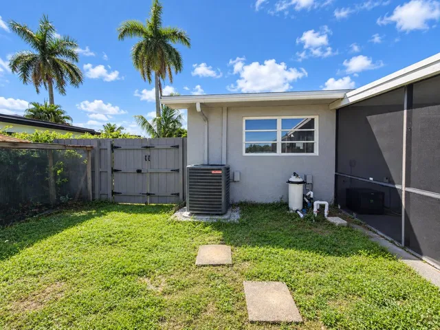 Residence photo 30