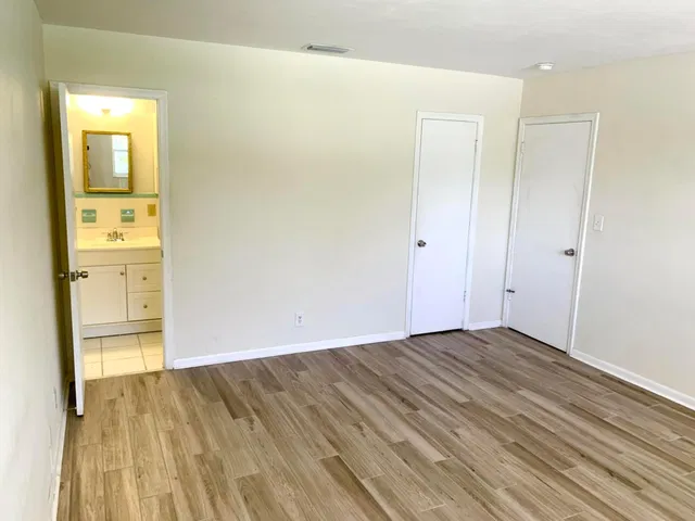  Residence photo 8