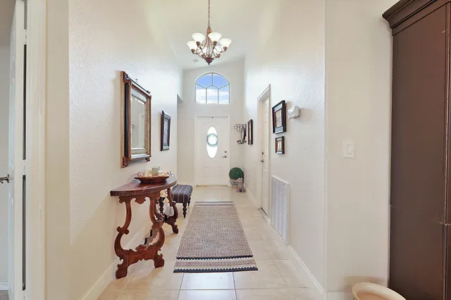  Residence photo 5