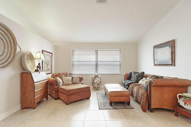  Residence photo 11