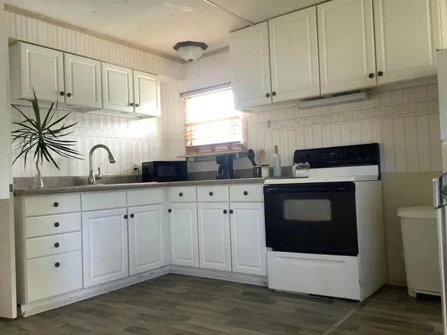 Residence photo 2