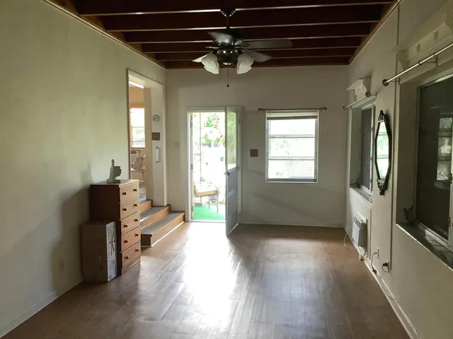 Residence photo 8