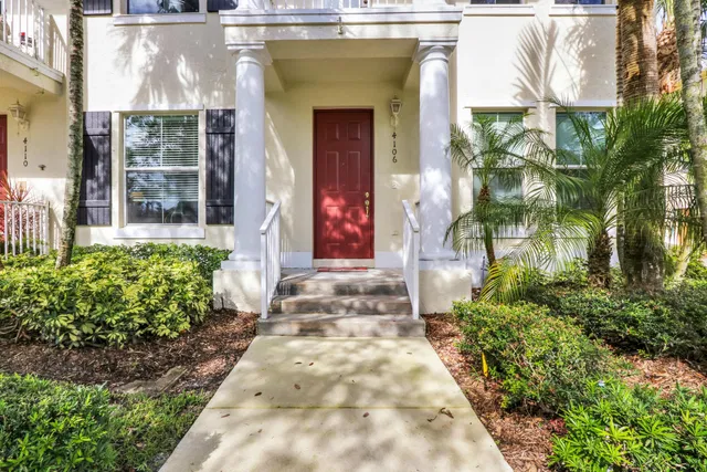 Residence photo 2