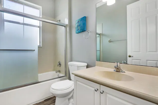 Residence photo 18
