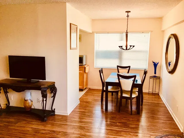Residence photo 3